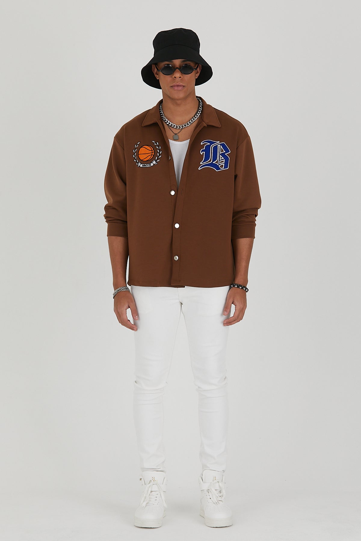 Collegejacke “B”-Logo.