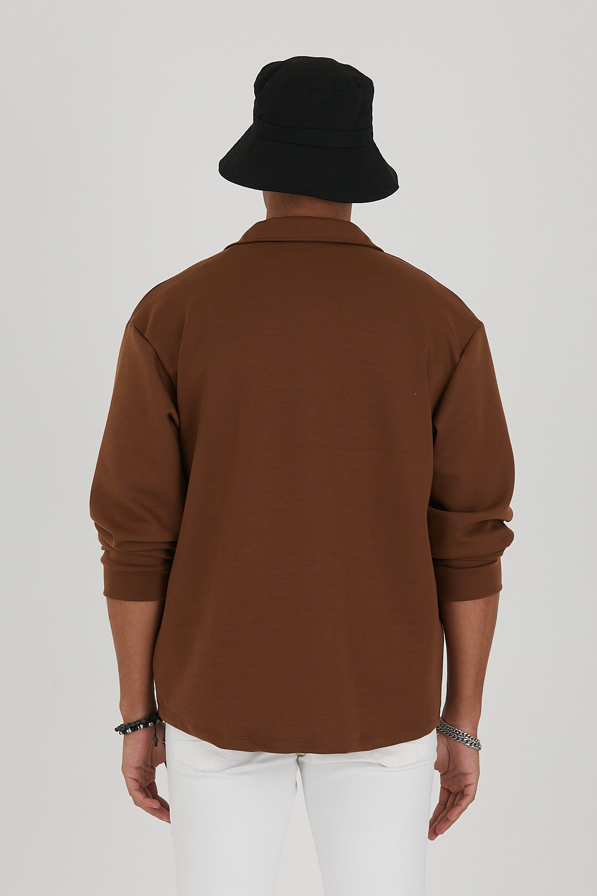 Collegejacke “B”-Logo.